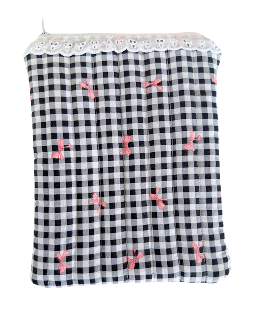 B/W Pink Bows - Kindle Sleeve